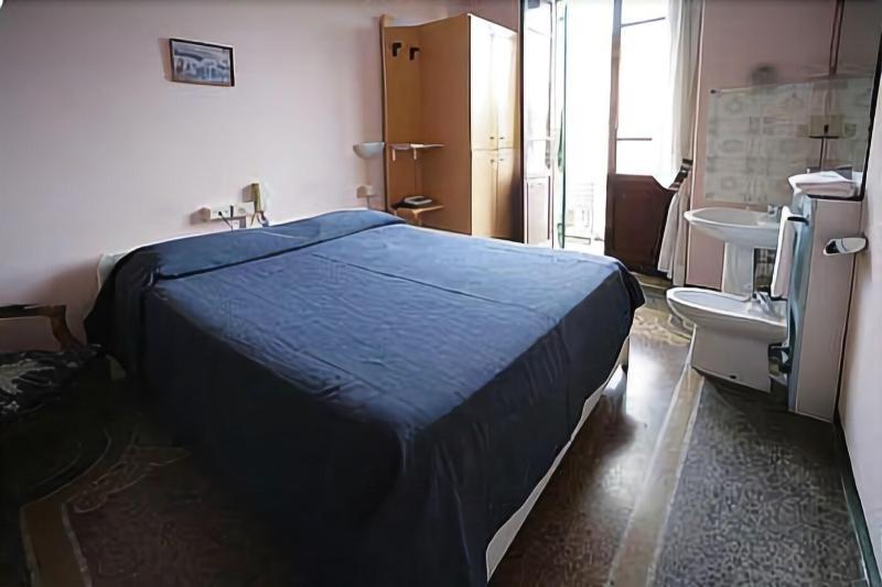 Hotel Fernanda Рапалло Экстерьер фото